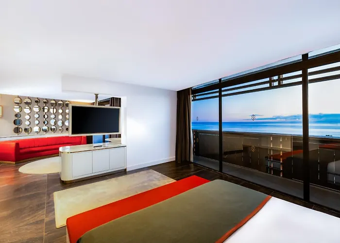 Nirvana Cosmopolitan Hotel